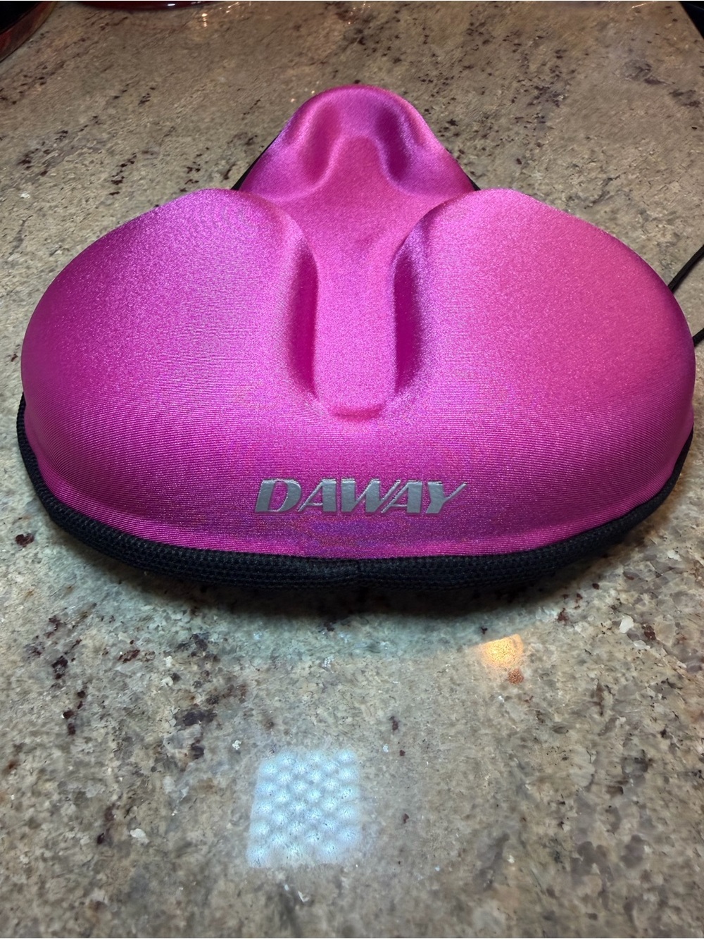 Daway Women's bike cushion seat cover in Bright Pink